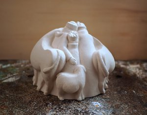Kuppelkrippe aus weißem Keramik