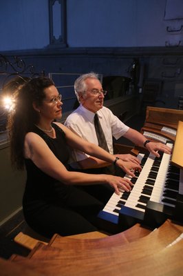 Prof. Gerhard Weinberger und Beatrice-Maria Weinberger bilden das Orgelkonzert Weinberger.