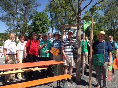 Teilnehmer der Esperanto-sprachigen Führung durch die Gartenschau 2017 in Pfaffenhofen