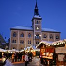 Noch bis zum 23. Dezember kann man sich auf dem Christkindlmarkt vor dem Rathaus auf Weihnachten einstimmen.