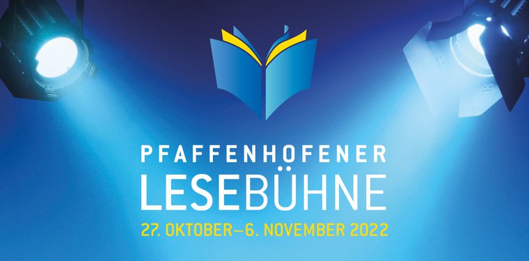 Schriftzug Pfaffenhofener Lesebühne mit Buch vor blauem Hintergrund